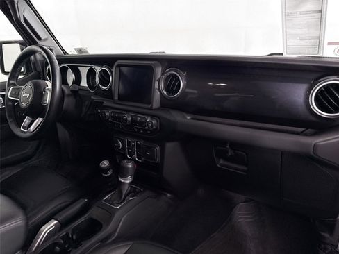 Used 2022 Jeep Wrangler Unlimited Sahara AWD/4WD image 45