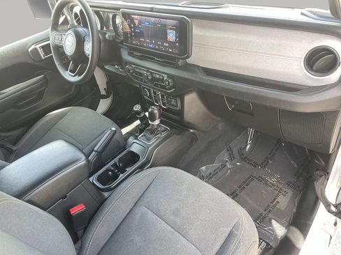 Used 2024 Jeep Wrangler Unlimited Sport AWD/4WD image 11