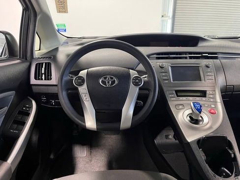 Used 2014 Toyota Prius Four image 21