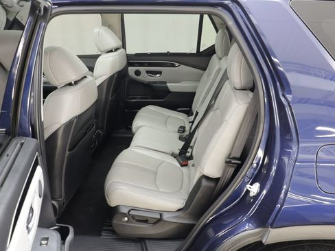 Used 2024 Honda Pilot Touring image 15