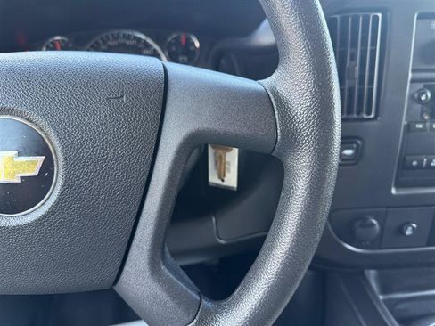 Used 2017 Chevrolet Express 2500 Extended RWD image 31