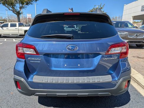 Used 2019 Subaru Outback 2.5i Premium image 5