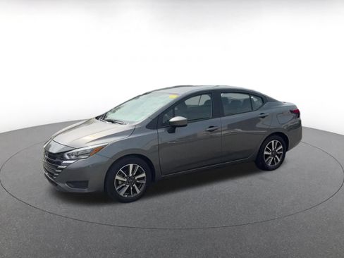 Used 2025 Nissan Versa SV FWD image 7