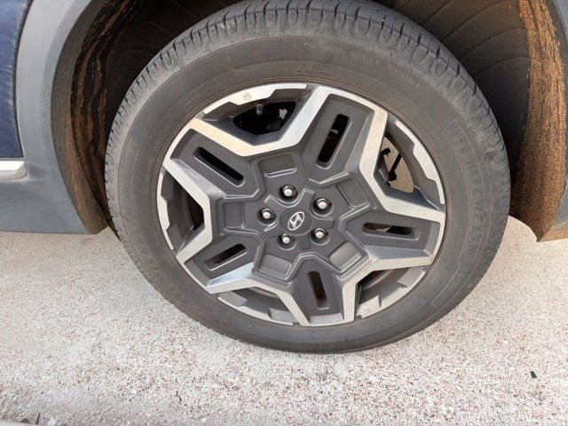 Used 2022 Hyundai Santa Fe Limited FWD image 4