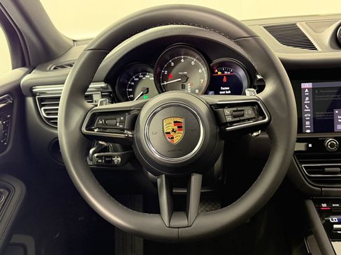 Certified 2026 Porsche Macan AWD/4WD image 21