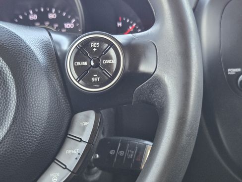 Used 2016 Kia Soul FWD image 29