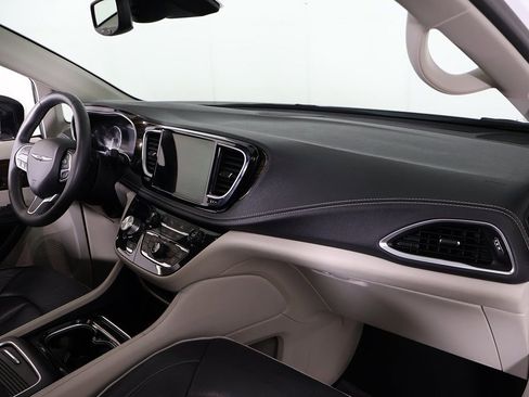 Used 2023 Chrysler Pacifica Limited image 33