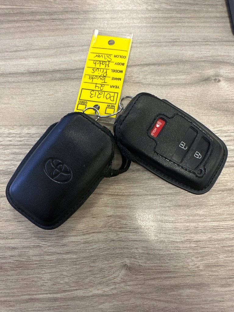 Used 2024 Toyota Prius XLE FWD image 15