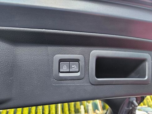 Certified 2025 MAZDA CX-50 2.5 Hybrid w/ Preferred Pkg image 12