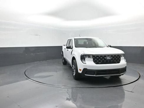 New 2026 Ford Maverick XLT w/ XLT Luxury Package FWD image 3