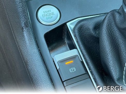 Used 2022 Volkswagen Taos SE image 34