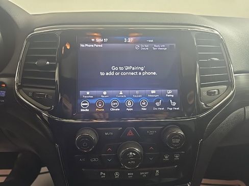 Used 2021 Jeep Grand Cherokee Laredo X image 8