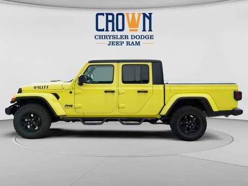 Used 2023 Jeep Gladiator Sport AWD/4WD image 6