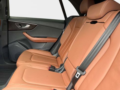 Used 2023 Audi Q8 Premium w/ Convenience Package image 14