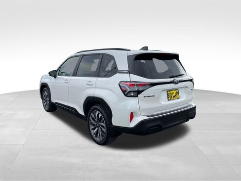 Used 2025 Subaru Forester Touring AWD/4WD image 6