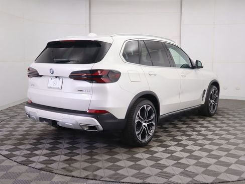 Used 2025 BMW X5 xDrive50e w/ Premium Package image 5