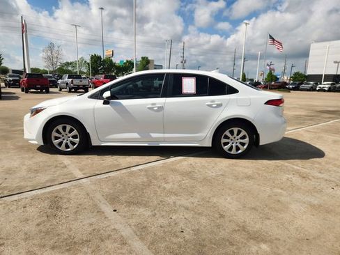 Certified 2026 Toyota Corolla LE image 4