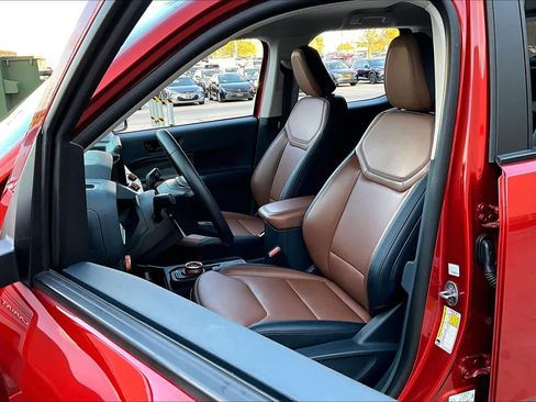 Used 2024 Ford Maverick Lariat image 7