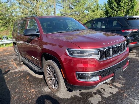 Used 2024 Jeep Wagoneer Series II w/ Flexible Seating Group AWD/4WD image 9