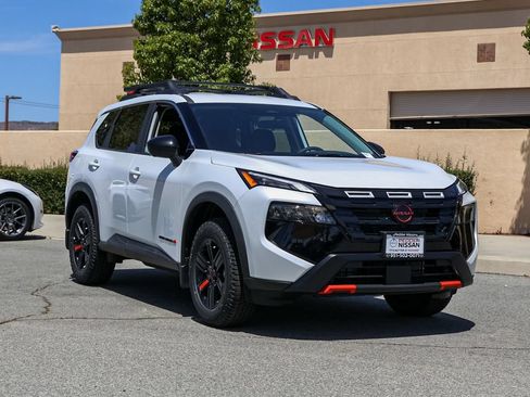 New 2026 Nissan Rogue SV AWD/4WD image 2