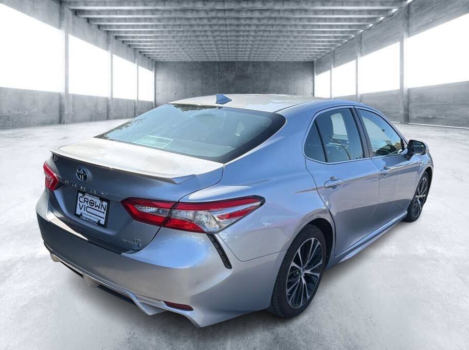 Used 2018 Toyota Camry SE w/ Audio Package FWD image 3