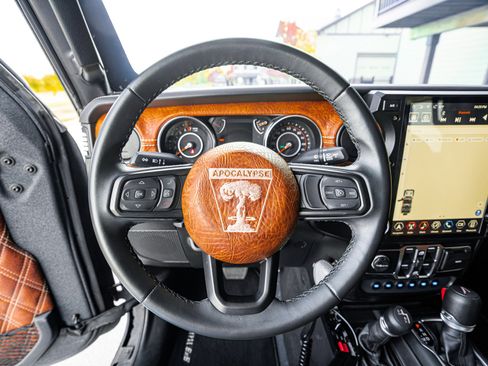 Used 2021 Jeep Gladiator Overland w/ Popular Equipment Package image 10