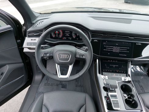 Used 2025 Audi Q7 3.0T Premium Plus w/ Premium Plus Package AWD/4WD image 18