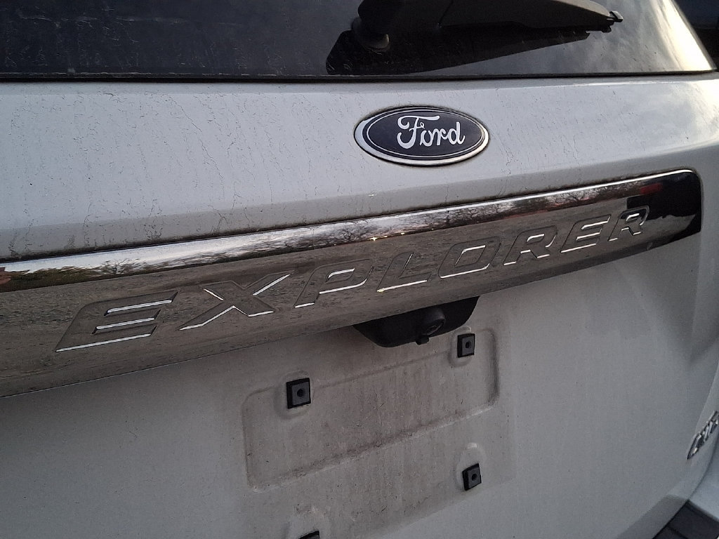 Used 2021 Ford Explorer Limited w/ Equipment Group 301A AWD/4WD image 10