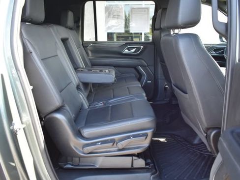 Used 2023 Chevrolet Suburban LT AWD/4WD image 40