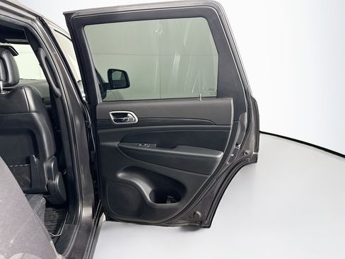 Used 2020 Jeep Grand Cherokee Laredo w/ Laredo X Package image 31