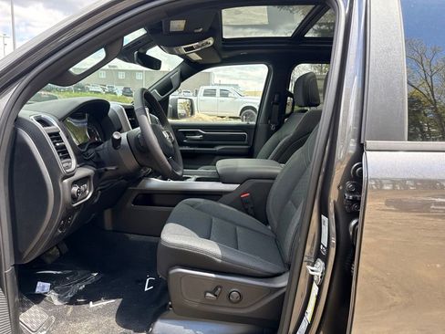New 2026 RAM 1500 4x4 Crew Cab image 19