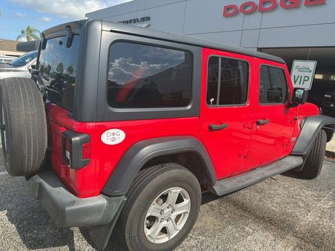 Used 2019 Jeep Wrangler Unlimited Sport S AWD/4WD image 4