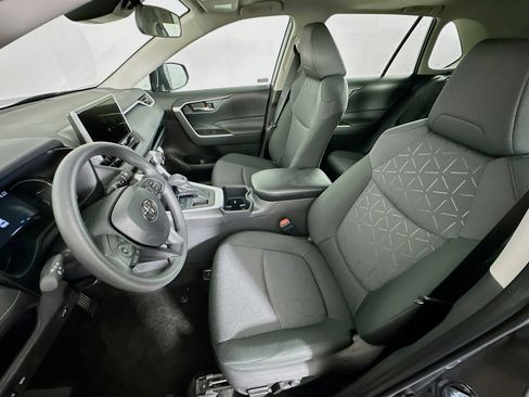 Used 2025 Toyota RAV4 XLE w/ Convenience Package FWD image 13