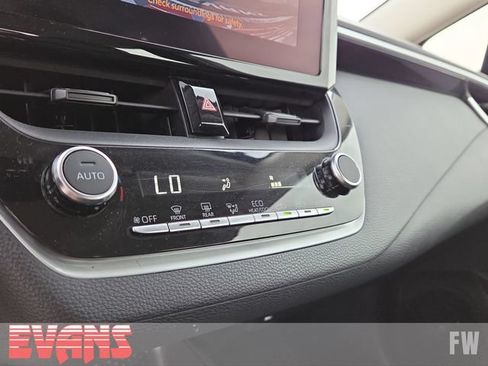Used 2023 Toyota Corolla LE FWD image 8