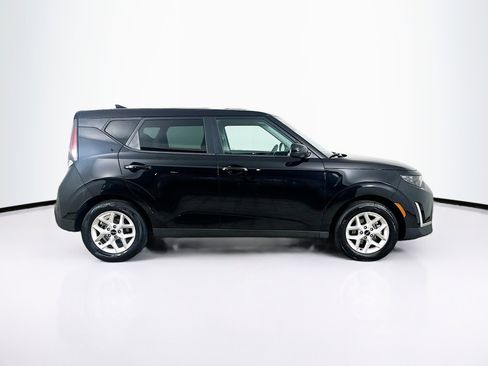 Used 2025 Kia Soul LX w/ LX Technology Package FWD image 10