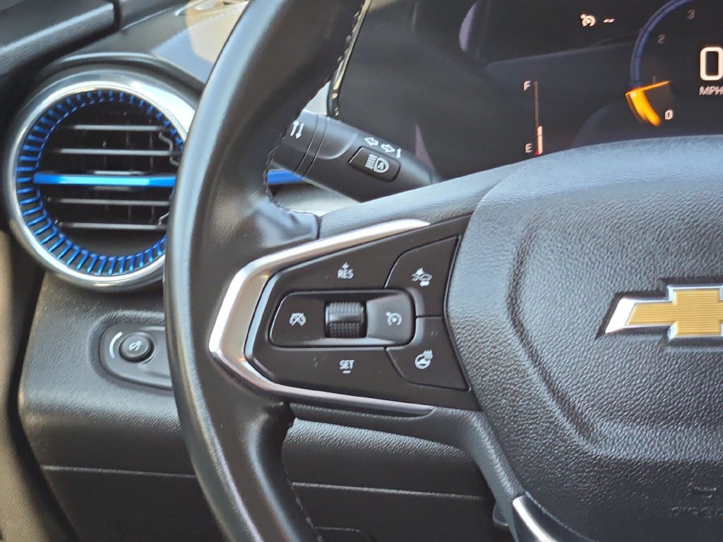 Used 2025 Chevrolet Trax LT w/ LT Convenience Package FWD image 23