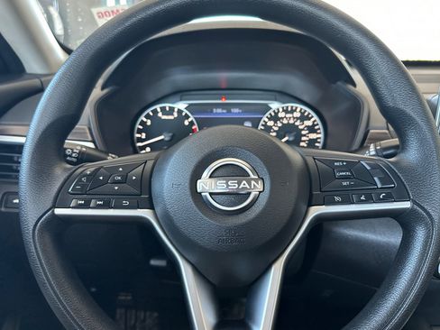 Used 2024 Nissan Altima 2.5 SV FWD image 22