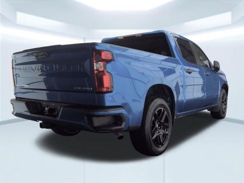 Used 2023 Chevrolet Silverado 1500 Custom image 2