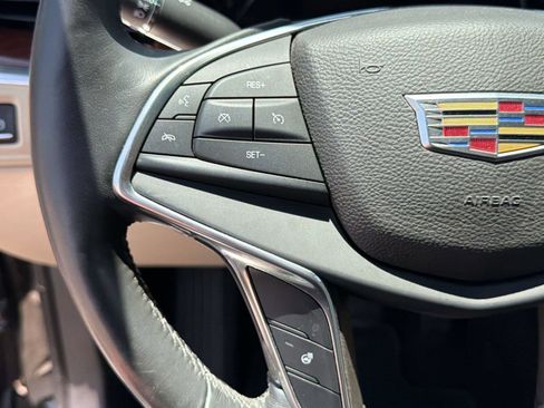 Used 2017 Cadillac XT5 Luxury FWD image 13