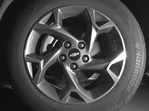 Used 2025 Chevrolet Trax LT FWD image 12
