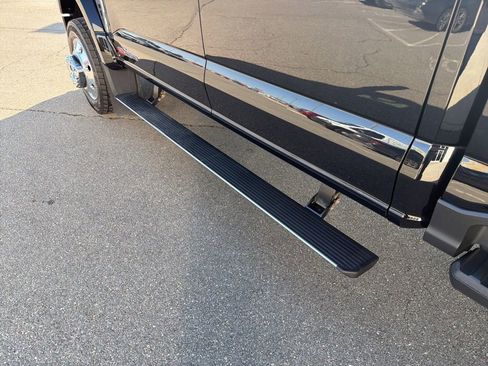 Certified 2025 Ford F450 Platinum w/ Platinum Plus Package image 17