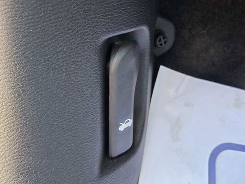 Used 2025 Mitsubishi Outlander SE image 22