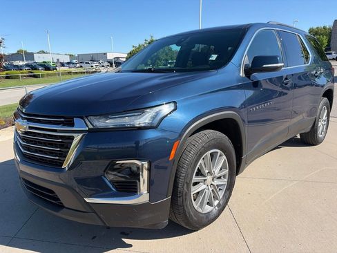 Used 2022 Chevrolet Traverse LT FWD image 4