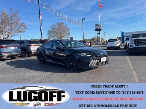 Used 2025 Toyota Camry XLE w/ Premium Package image 1