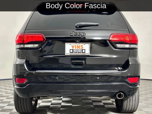 Used 2018 Jeep Grand Cherokee Altitude RWD image 19