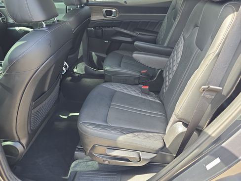Certified 2023 Kia Sorento SX Prestige AWD/4WD image 17