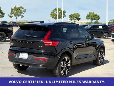 Certified 2025 Volvo XC40 B5 Plus AWD/4WD image 8