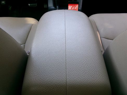 Used 2012 Kia Sorento EX w/ EX V6 Premium Pkg image 22