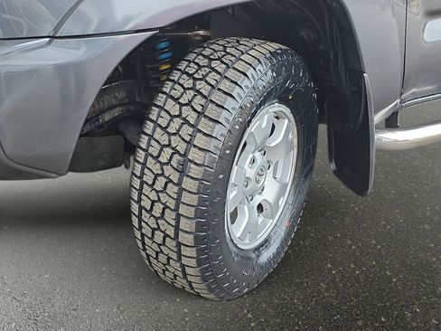 Used 2013 Toyota Tacoma Base image 31