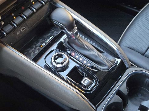 Certified 2024 GMC Canyon Denali image 21